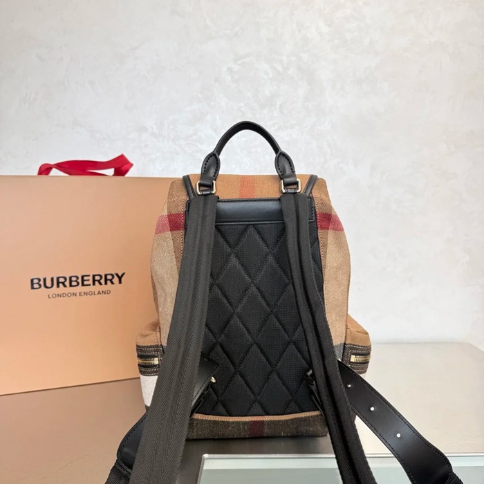 BURBERRY 2011 キャンバスチェック軍用リュック サイズ:32x22cm
