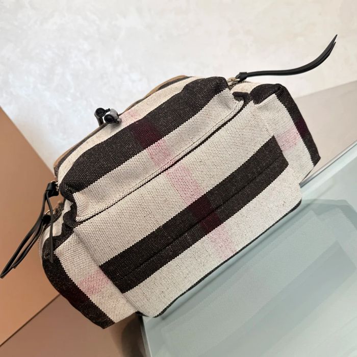 BURBERRY 2011 キャンバスチェック軍用リュック サイズ:32x22cm