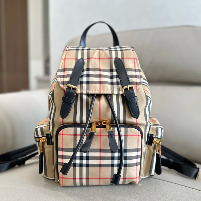 BURBERRY 1861 軍用リュック サイズ:33x22cm BURBERRY 1861 軍用リュック サイズ:33x22cm