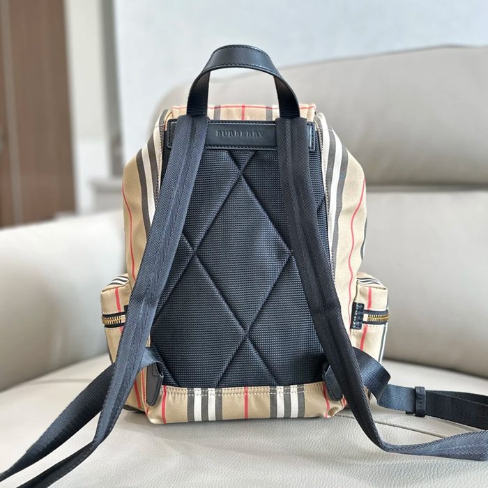 BURBERRY 1861 軍用リュック サイズ:33x22cm