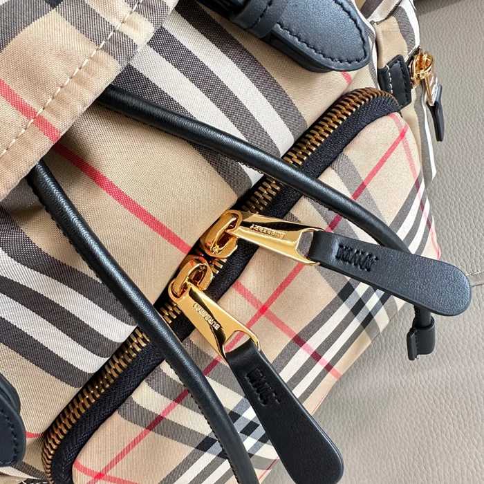 BURBERRY 1861 軍用リュック サイズ:33x22cm