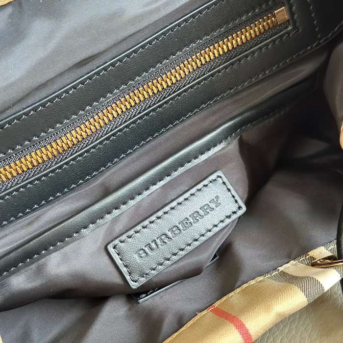 BURBERRY 1861 軍用リュック サイズ:33x22cm