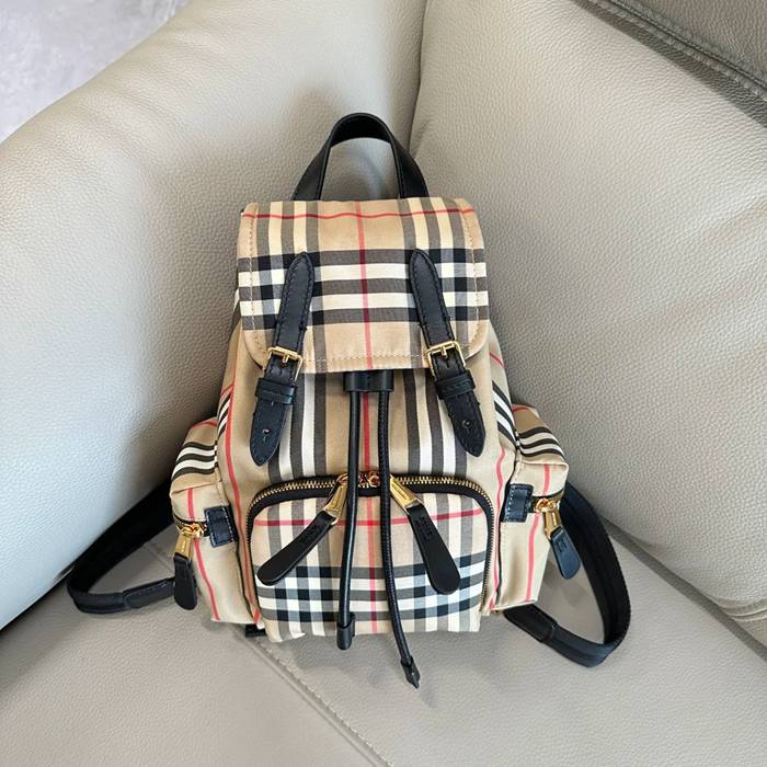 BURBERRY 1641 ラックサック軍用リュック サイズ:26x16cm BURBERRY 1641 ラックサック軍用リュック サイズ:26x16cm
