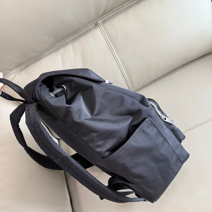 BURBERRY 4831 ホースフェリーロゴリュック サイズ:40x27x17cm