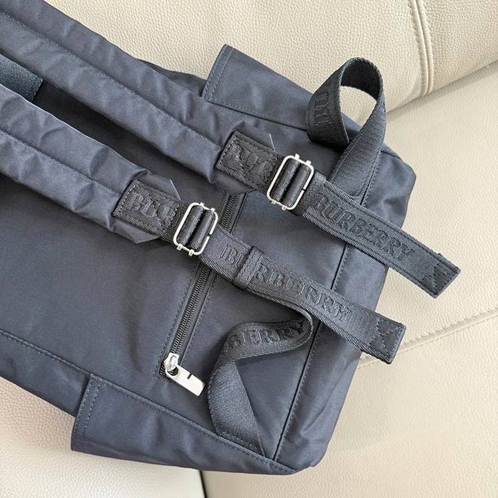 BURBERRY 4831 ホースフェリーロゴリュック サイズ:40x27x17cm