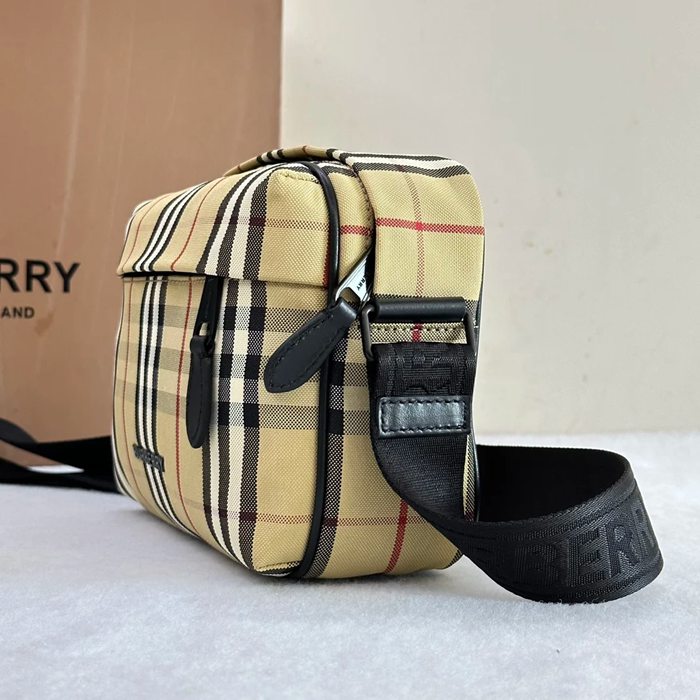 BURBERRY バーバリーチェック パディバッグ サイズ:22.5x16x6.5cm