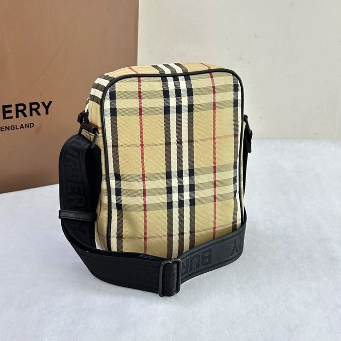 BURBERRY バーバリーチェック フレディバッグ サイズ:20.5x16cm