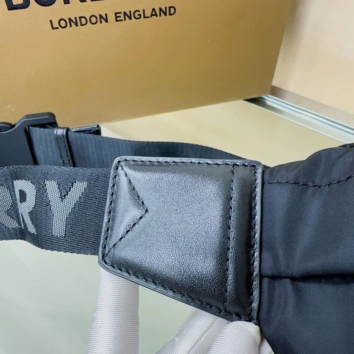 BURBERRY TBロゴウエストバッグ サイズ:31x14cm