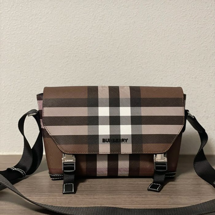 BURBERRY ブラウンチェックメッセンジャー サイズ:29x17.5x8.5cm