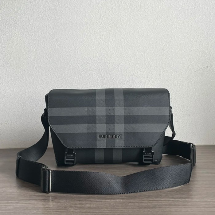 BURBERRY チャコールチェックメッセンジャー サイズ:29x17.5x8.5cm