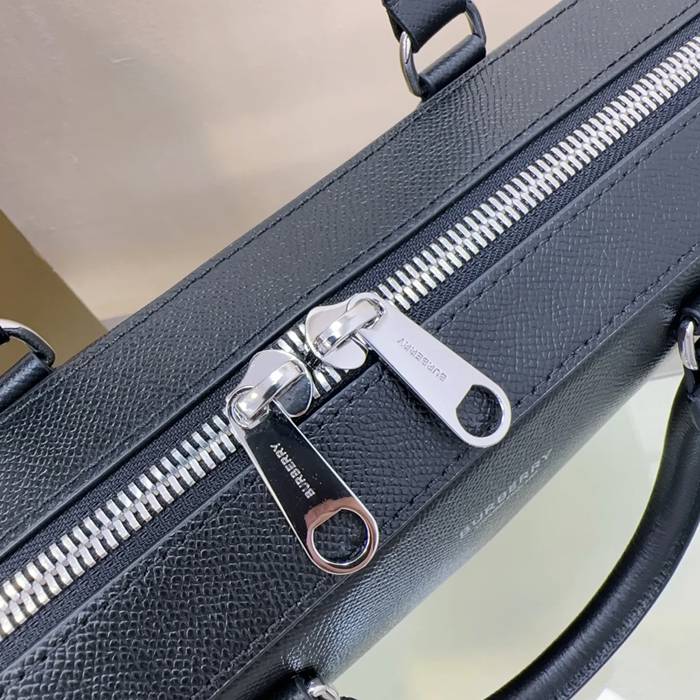 BURBERRY 2651 粒紋牛皮ブリーフケース サイズ:37x27cm