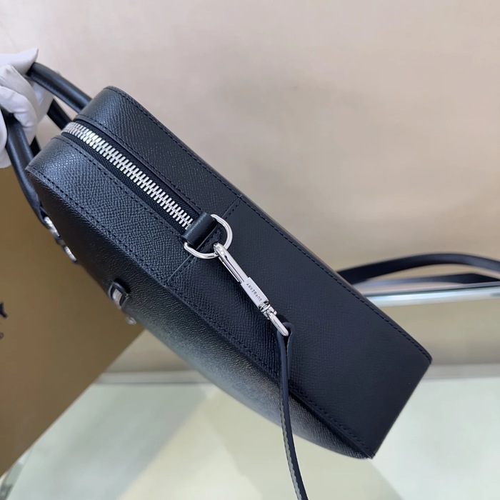 BURBERRY 2651 粒紋牛皮ブリーフケース サイズ:37x27cm