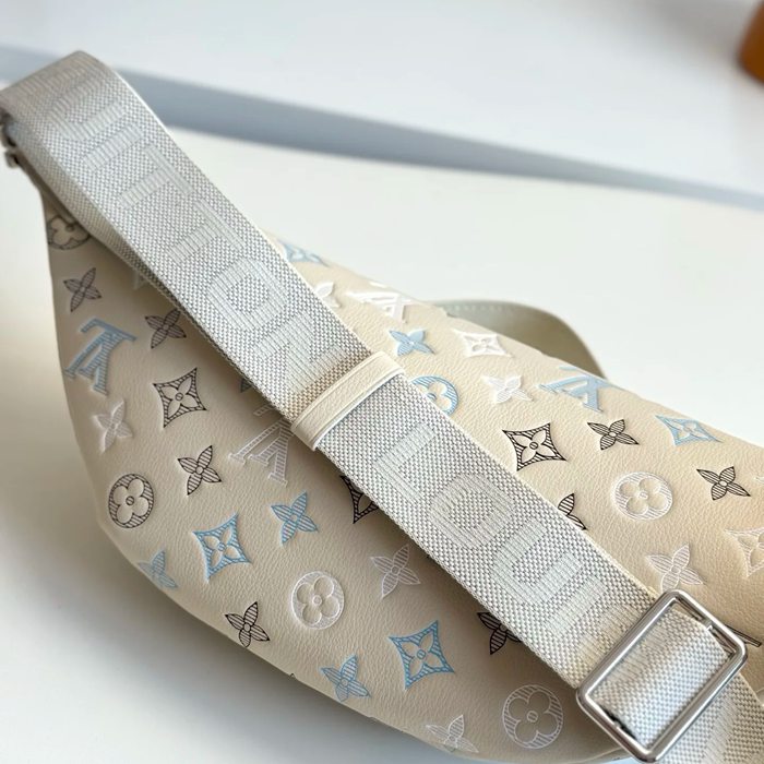 BURBERRY M28619 牛皮革ウエストバッグ サイズ:30x15cm
