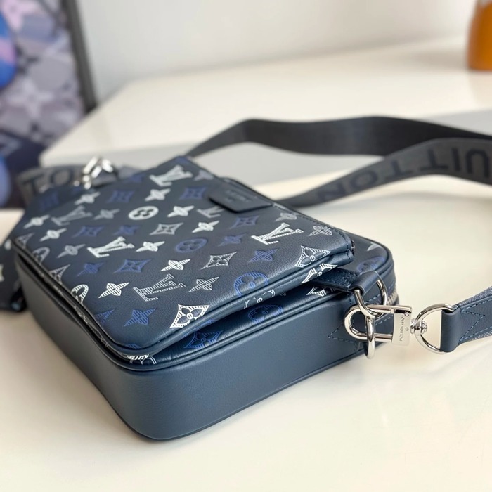 BURBERRY M28618 パターンメッセンジャー サイズ:25x18.5cm