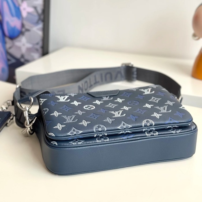 BURBERRY M28618 パターンメッセンジャー サイズ:25x18.5cm