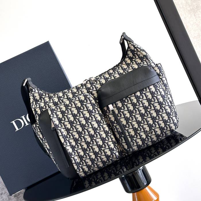 DIOR ライダーソフト餃子バッグ オブリーク 米黒 サイズ:36x30.5x14.5cm DIOR ライダーソフト餃子バッグ オブリーク 米黒 サイズ:36x30.5x14.5cm
