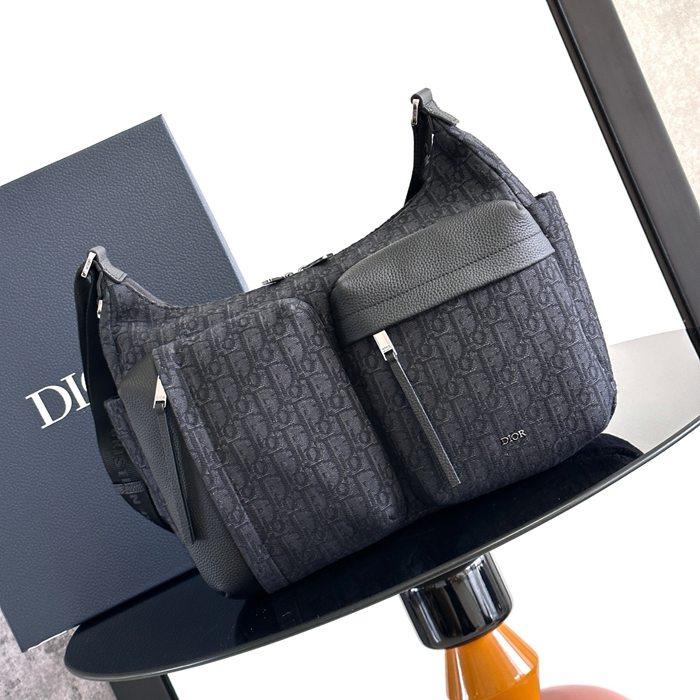 DIOR ライダーソフト餃子バッグ オブリーク 黒 サイズ:36x30.5x14.5cm DIOR ライダーソフト餃子バッグ オブリーク 黒 サイズ:36x30.5x14.5cm