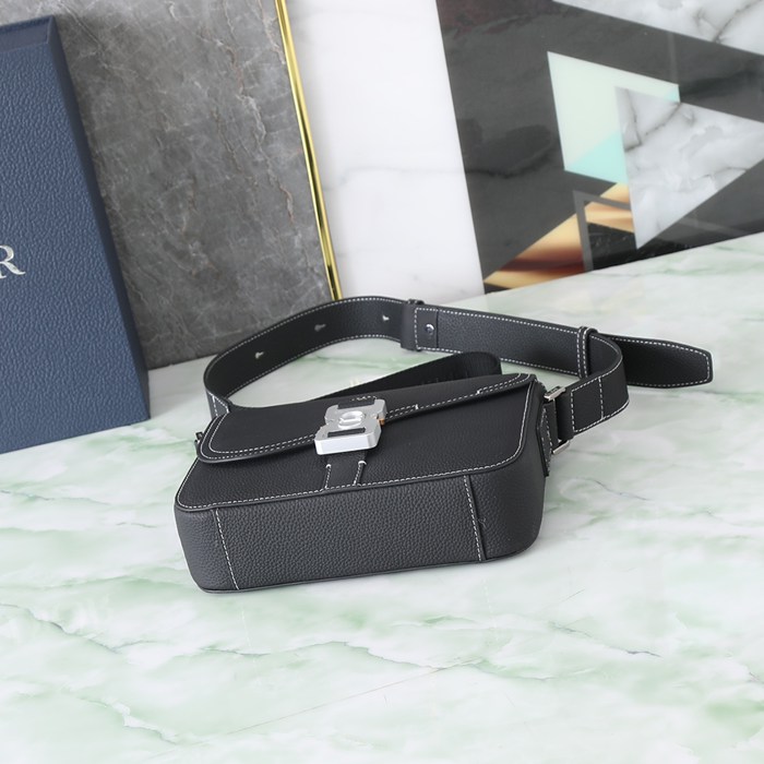 DIOR サドルメッセンジャー オールレザー ブラック サイズ:23x18cm