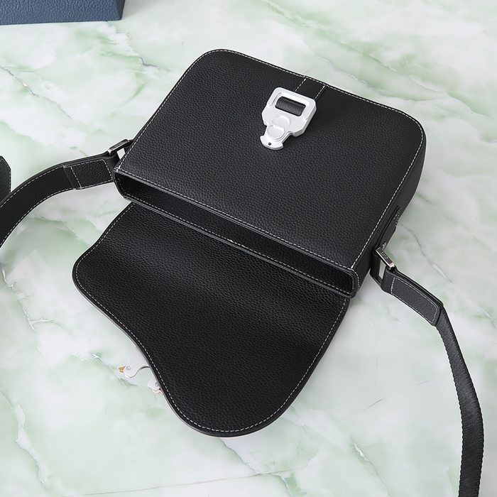 DIOR サドルメッセンジャー オールレザー ブラック サイズ:23x18cm