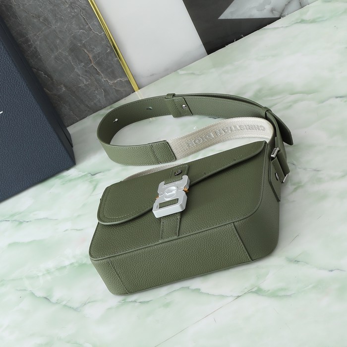 DIOR サドルメッセンジャー 粒面牛皮革 カーキ サイズ:23x18cm