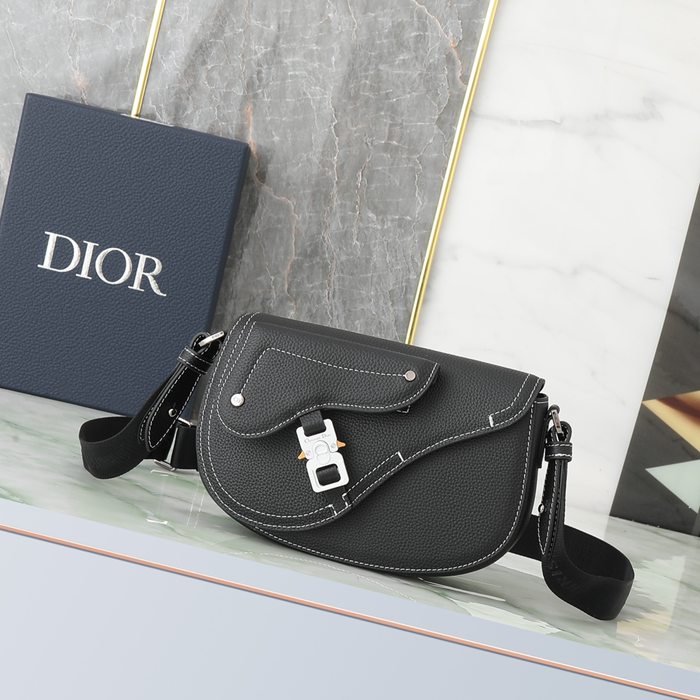 DIOR サドルメッセンジャー 粒面牛皮革 サイズ:24x16.5x5.5cm DIOR サドルメッセンジャー 粒面牛皮革 サイズ:24x16.5x5.5cm
