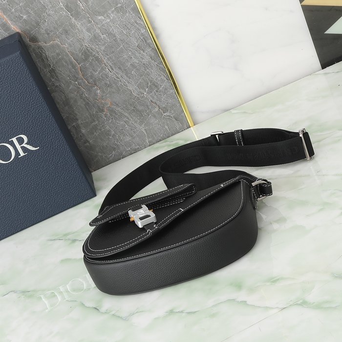DIOR サドルメッセンジャー 粒面牛皮革 サイズ:24x16.5x5.5cm