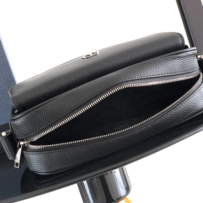 DIOR CDアイコン ジップメッセンジャー サイズ:24x16cm