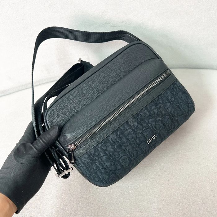 DIOR ライダー2.0メッセンジャー モノグラム×レザー サイズ:23x17x7.5cm DIOR ライダー2.0メッセンジャー モノグラム×レザー サイズ:23x17x7.5cm