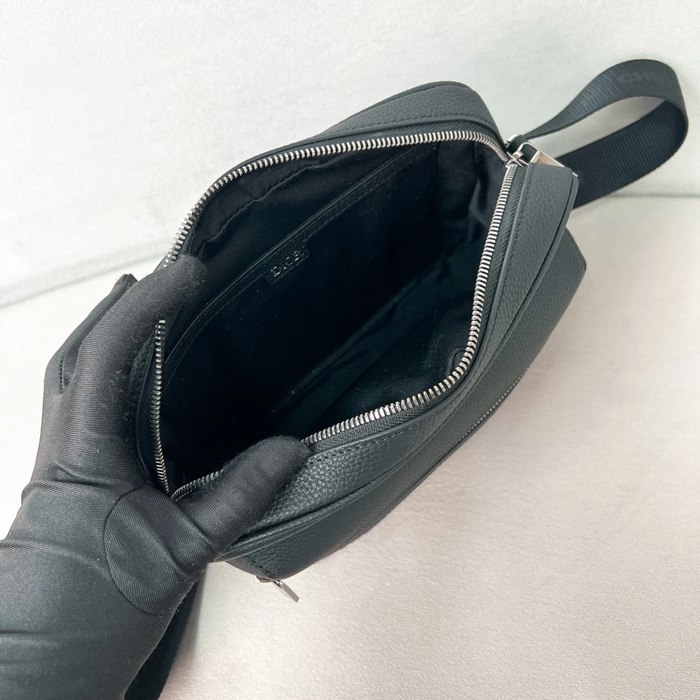DIOR ライダー2.0メッセンジャー モノグラム×レザー サイズ:23x17x7.5cm