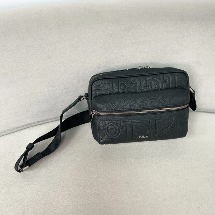 DIOR ライダー2.0メッセンジャー 粒面牛皮 サイズ:23x17x7.5cm DIOR ライダー2.0メッセンジャー 粒面牛皮 サイズ:23x17x7.5cm