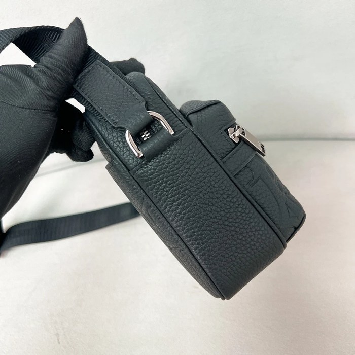 DIOR ライダー2.0メッセンジャー 粒面牛皮 サイズ:23x17x7.5cm