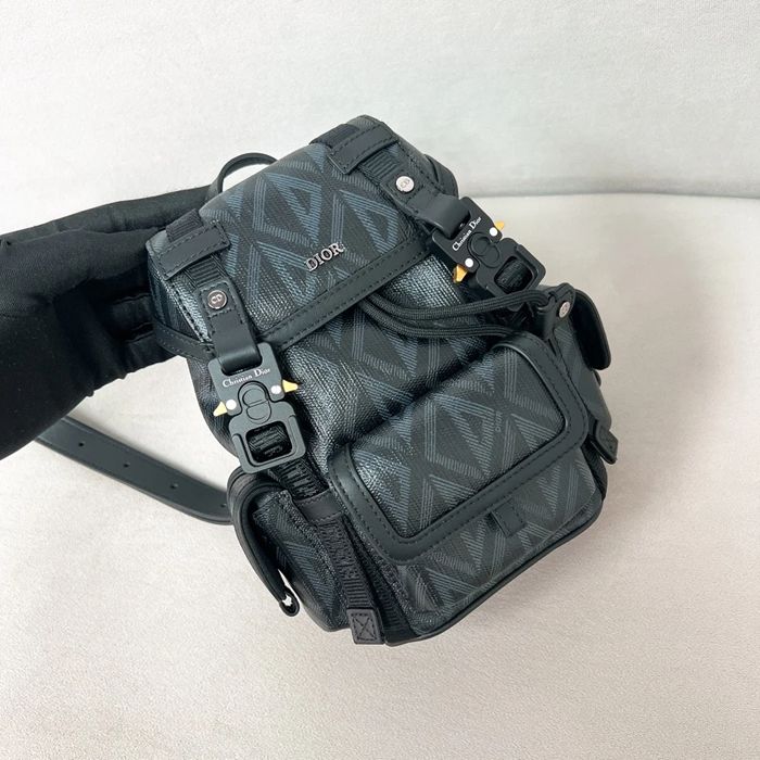 DIOR ヒットザロードミニリュック 黒ダイヤ サイズ:18.5x17.5cm