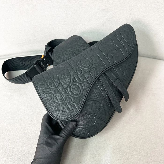 DIOR グラビティオールレザーサドルバッグ ブラック サイズ:27x5cm DIOR グラビティオールレザーサドルバッグ ブラック サイズ:27x5cm