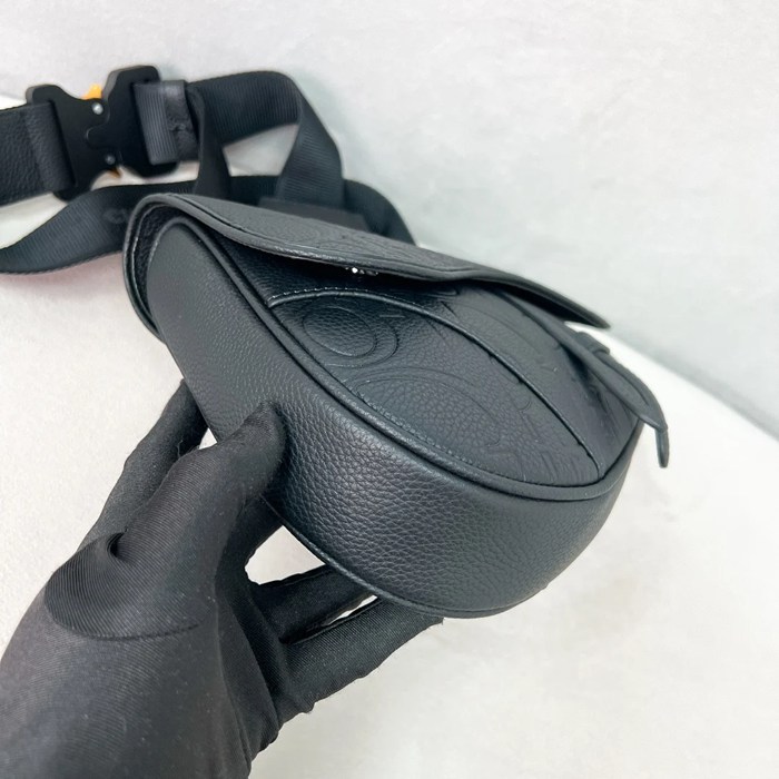DIOR グラビティオールレザーサドルバッグ ブラック サイズ:27x5cm