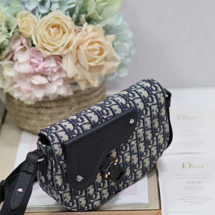DIOR 325 プリント牛皮サドルフラップメッセンジャー 青布 サイズ:24x16.5x5.5cm