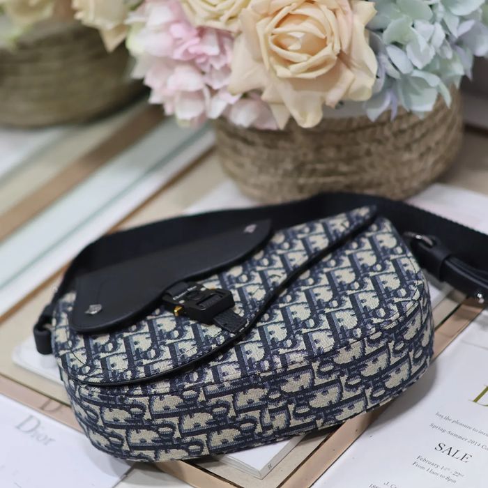 DIOR 325 プリント牛皮サドルフラップメッセンジャー 青布 サイズ:24x16.5x5.5cm