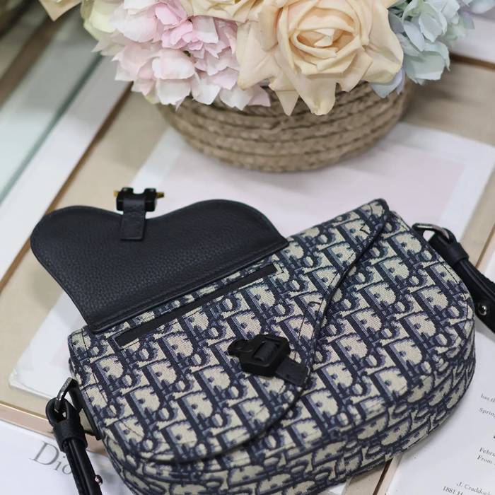 DIOR 325 プリント牛皮サドルフラップメッセンジャー 青布 サイズ:24x16.5x5.5cm