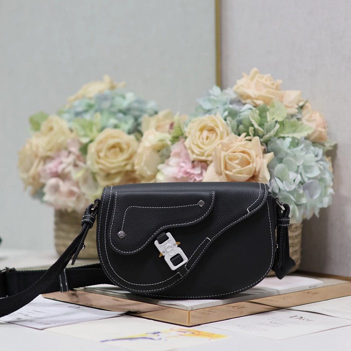 DIOR 325 プリント牛皮サドルフラップメッセンジャー サイズ:24x16.5x5.5cm DIOR 325 プリント牛皮サドルフラップメッセンジャー サイズ:24x16.5x5.5cm