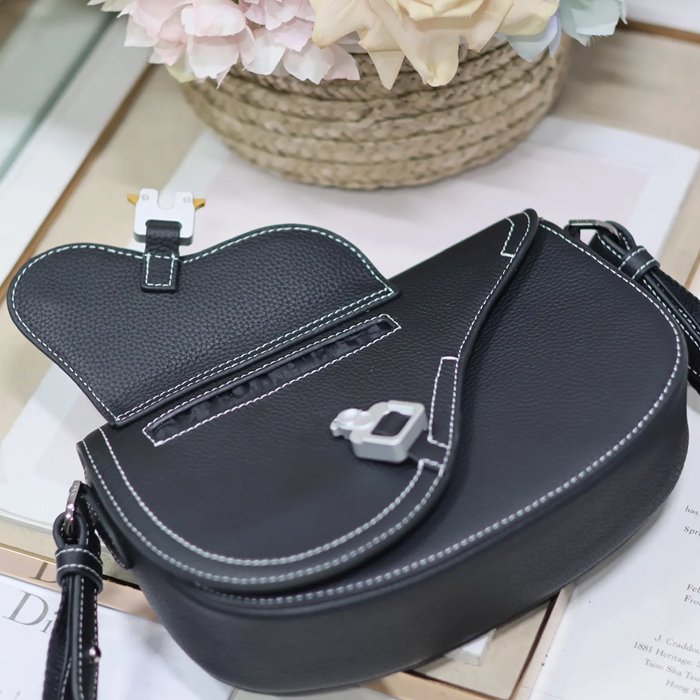 DIOR 325 プリント牛皮サドルフラップメッセンジャー サイズ:24x16.5x5.5cm