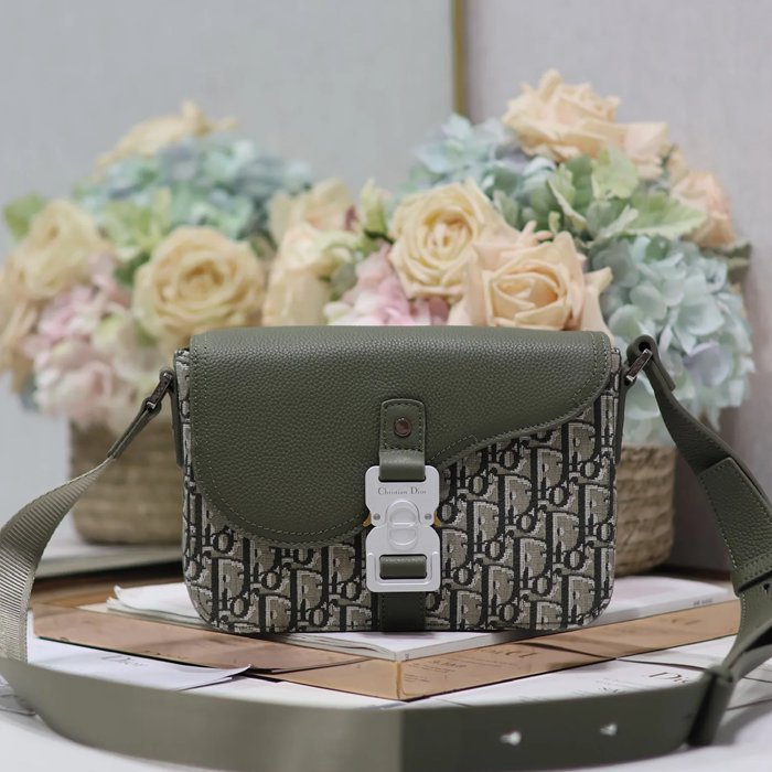 DIOR 049 プリント牛皮サドルフラップメッセンジャー サイズ:23x17cm DIOR 049 プリント牛皮サドルフラップメッセンジャー サイズ:23x17cm