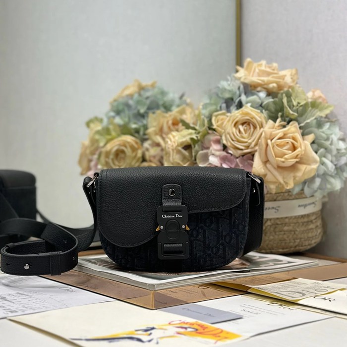 DIOR 435 プリント牛皮サドルフラップメッセンジャー サイズ:20x13.5x5.5cm DIOR 435 プリント牛皮サドルフラップメッセンジャー サイズ:20x13.5x5.5cm