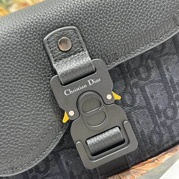 DIOR 435 プリント牛皮サドルフラップメッセンジャー サイズ:20x13.5x5.5cm
