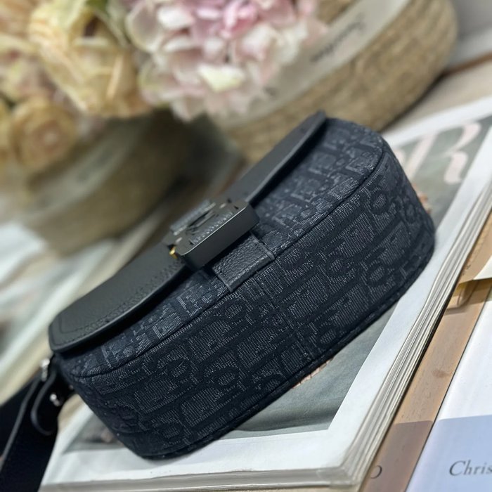 DIOR 435 プリント牛皮サドルフラップメッセンジャー サイズ:20x13.5x5.5cm