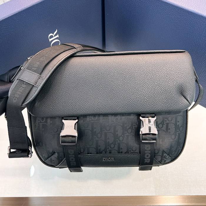 DIOR メンズモノグラムメッセンジャー エクスプローラー サイズ:31x21cm