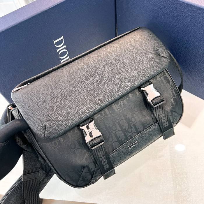 DIOR メンズモノグラムメッセンジャー エクスプローラー サイズ:31x21cm