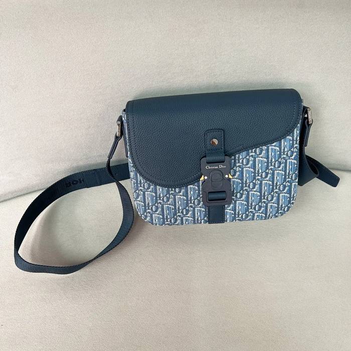 DIOR サドルメッセンジャー ブルー サイズ:23x18cm DIOR サドルメッセンジャー ブルー サイズ:23x18cm