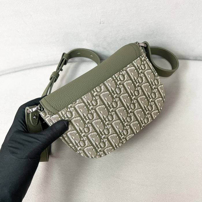 DIOR ミニサドルメッセンジャー サイズ:19.5x13x4.3cm