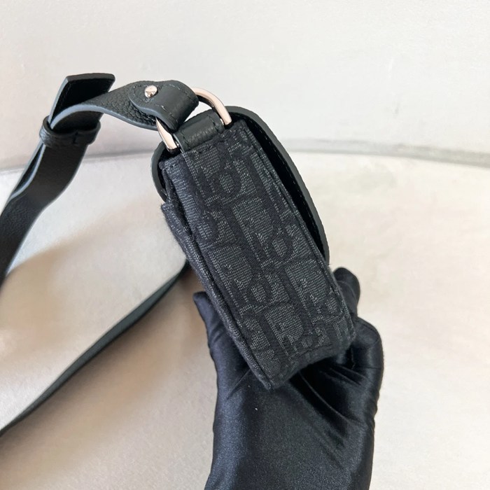 DIOR サドルメッセンジャー サイズ:19.5x13x4.3cm