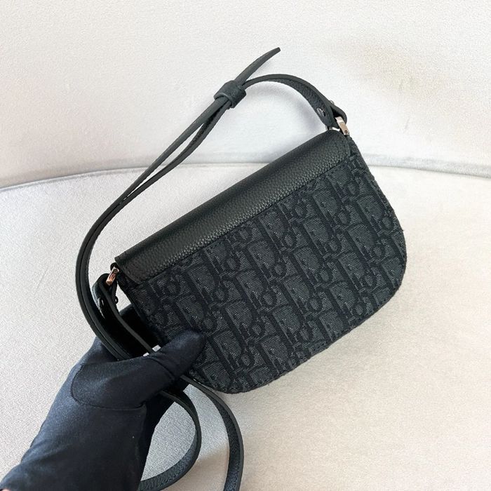 DIOR サドルメッセンジャー サイズ:19.5x13x4.3cm