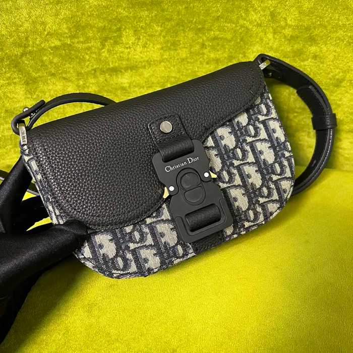 DIOR サドルメッセンジャー モノグラム×レザー サイズ:19.5x13x4.3cm